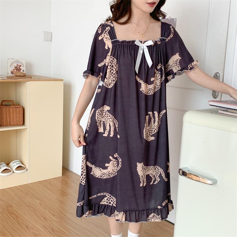 Women's Plus Size Ice Silk Nightdress - Summer Over-the-Knee, High-End, Loose Fit, Thin Section for Sizes Up To 300 Jin