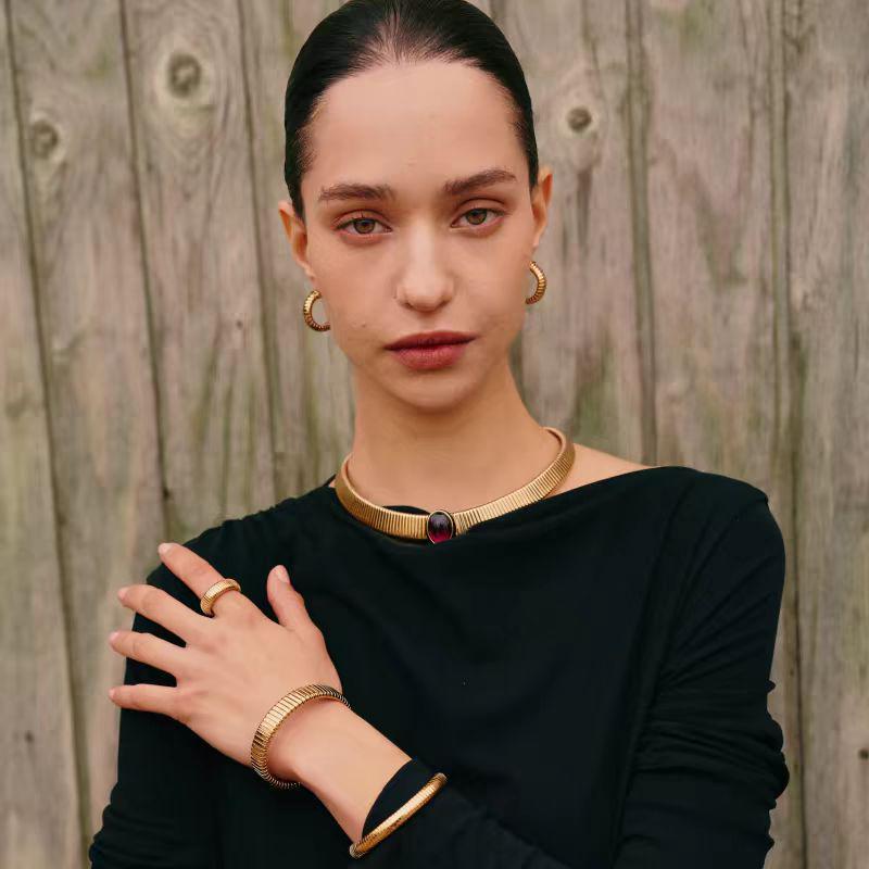 Rome Gladiator Soft Bracelet: Retro High-End Fashion, Niche Design, Versatile & Simple.