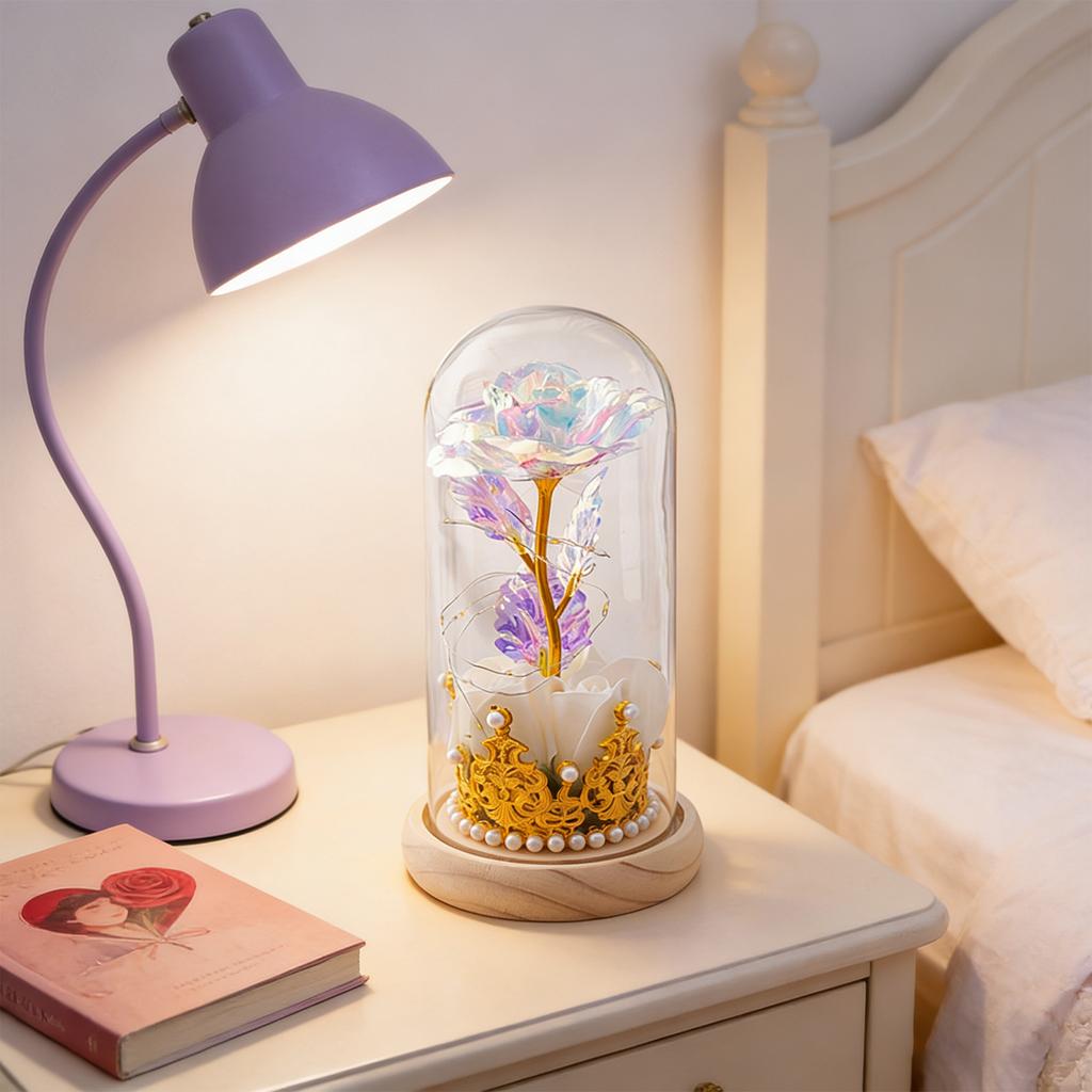 Konservierte Rosenlampe mit Goldfolienblumen, Ein kreatives Valentinstagsgeschenk.