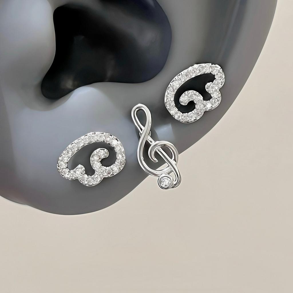 Y2K Jewelry Pentagram Star Stud Earrings for Women Girl New Gothic Punk Design Asymmetry Star Zircon Earrings Daily Party Gift