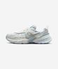 V2K Run W - Platinum Tint: Summit White: Light Smoke Grey FD0736-009
