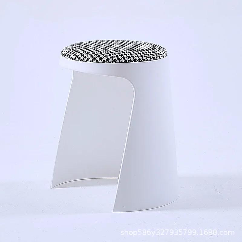 Садовый балконный водонепроницаемый табурет утолщенный пластиковый табурет для дома гостиная обеденный стул подушка складное хранение белый 48163₽