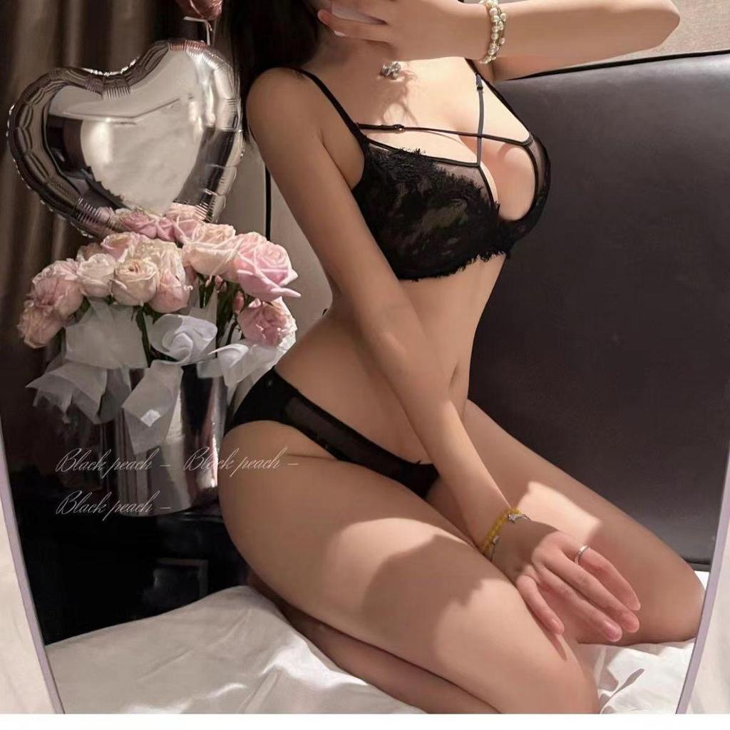 "Seductive Lace Cross-Strap Bra Set for Large Busts - Lightweight, Breathable Summer Design"