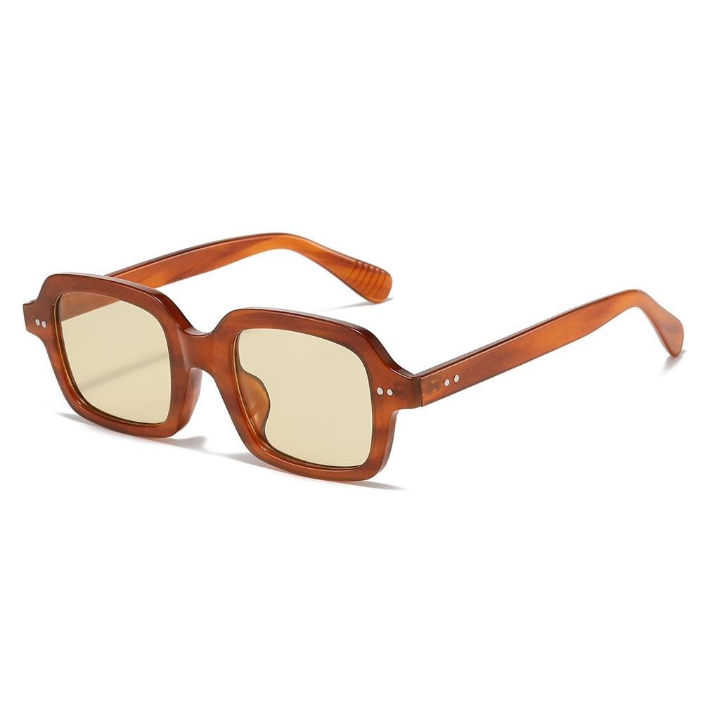 Vintage Punk Rivets Sunglasses Women Men Thick Frame Sun Glasses Fashion Jelly Color Square Sunshade Eyewear UV400 De Sol Oculos