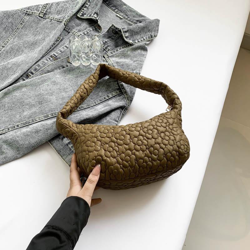 

Trendy Large Capacity Canvas New Moon Bag For Women With Chic Pleated Detailing коричневий