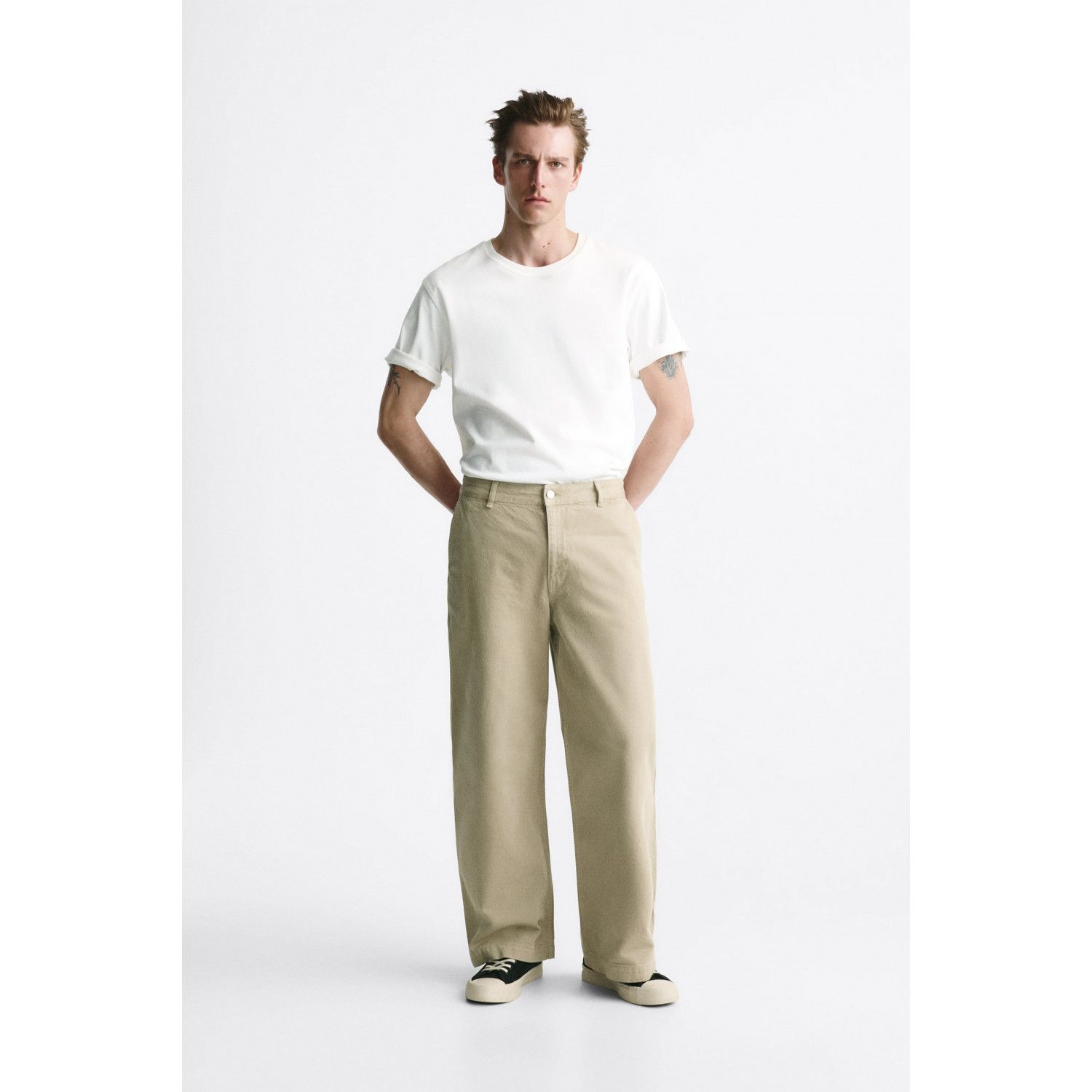 

BALLOON FIT JEANS