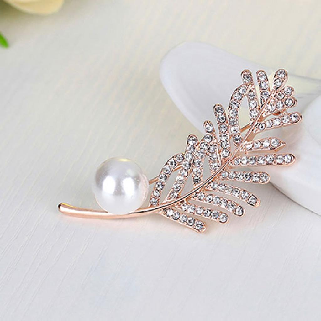 Women Elegant Rhinestone Leaf Pattern Faux Pearl Decor Brooch Pin Jewelry Xmas Gift