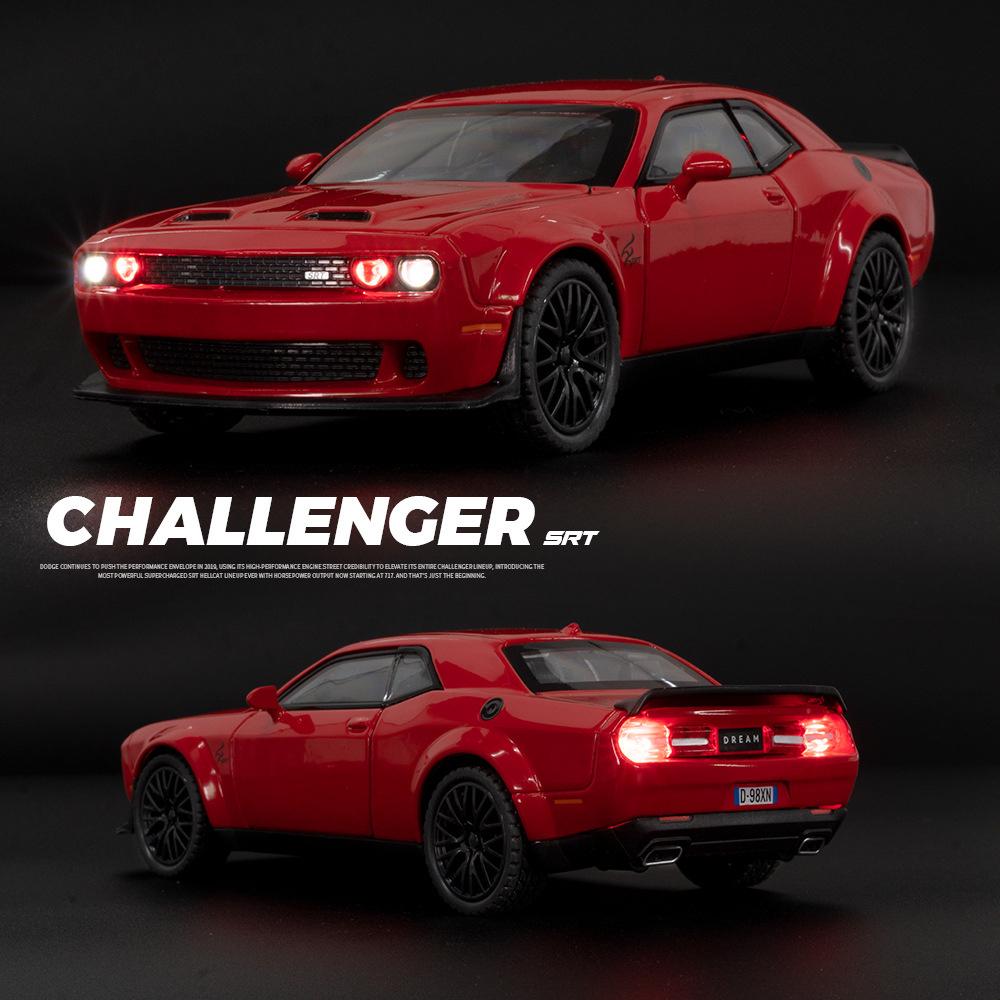 1/32 Scale Dodge Challenger Hellcat STR Red Eyes Toy Car DieCast Vehicles Metel Cars Decoration Pull Back Model Cars with Sound and Light