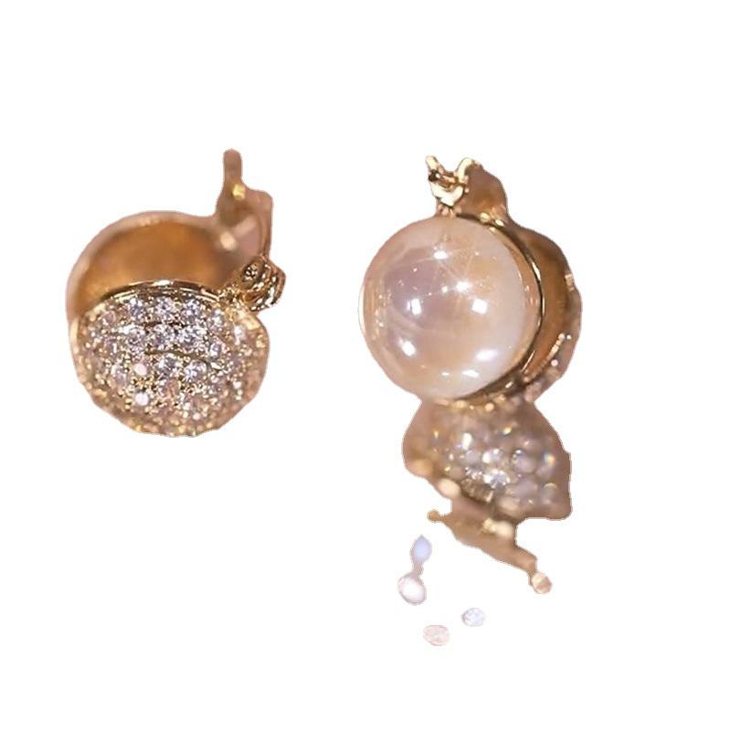 Gold-Plated Mermaid Pearl Zircon Retro Ear Cuffs for Women