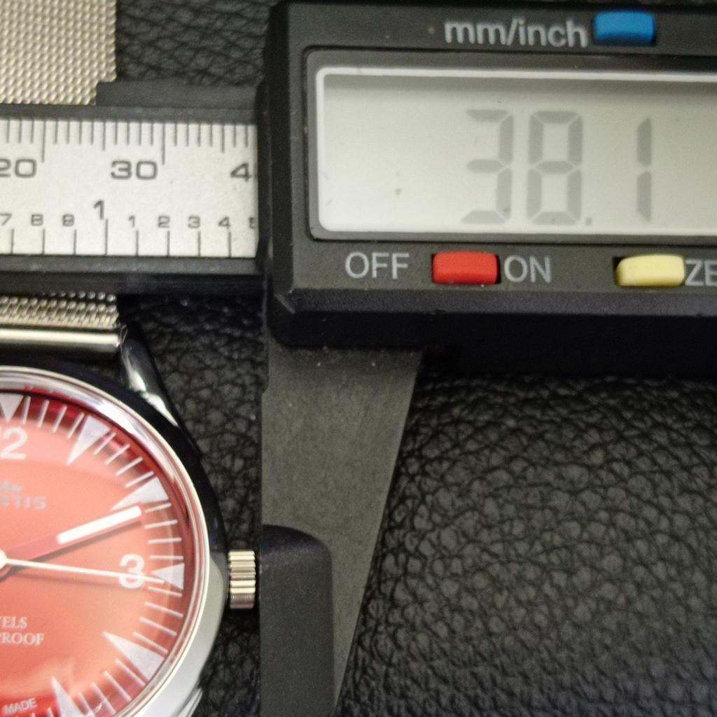 REFURBISHED VINTAGE HAND-WINDING SWISS MENS RED COLOR DIAL WATCH a701030-5 R205a-a701030