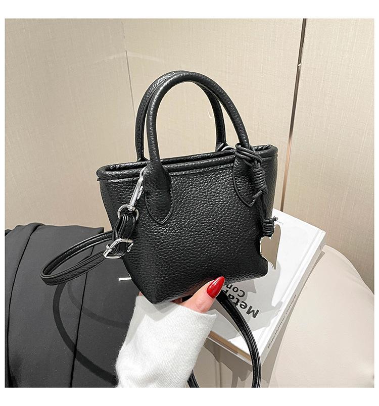 Portable Bucket Bag Summer New Niche Trendy Casual Shoulder Bag Premium Messenger Bag