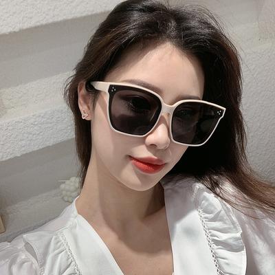 Fashion Square Sunglasses for Men Women Rivets Decoration UV Protection Driving Travel Stylish Sun Glasses Unisex