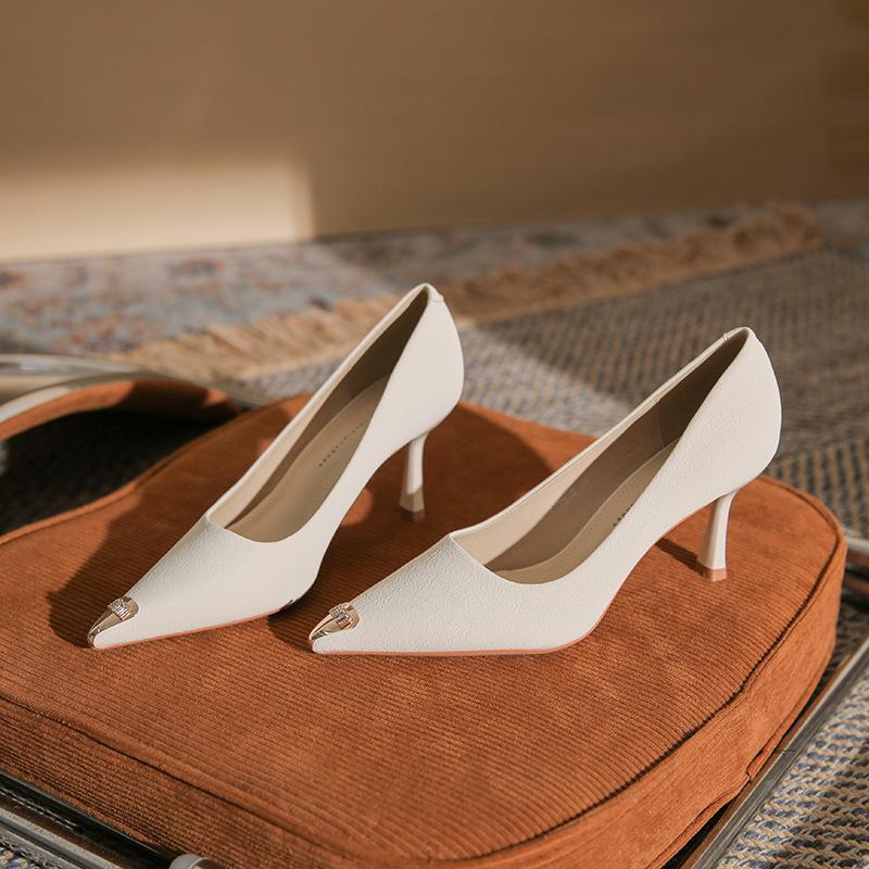 

Fashion metal pointed high heels, women s thin heels, shallow mouth, simple style, versatile and can t drop the heels. C 39 [Standard Code]