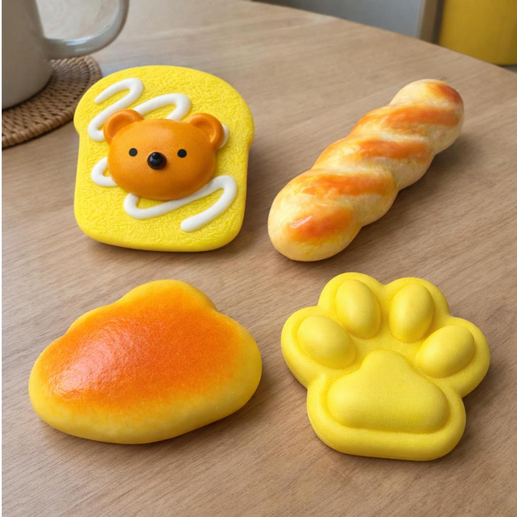 [KOREWA] [Go viral on social media!] 4-piece set of bread-shaped squishy toys. Soft and fluffy, these cute bread-shaped squishies are perfect for phot