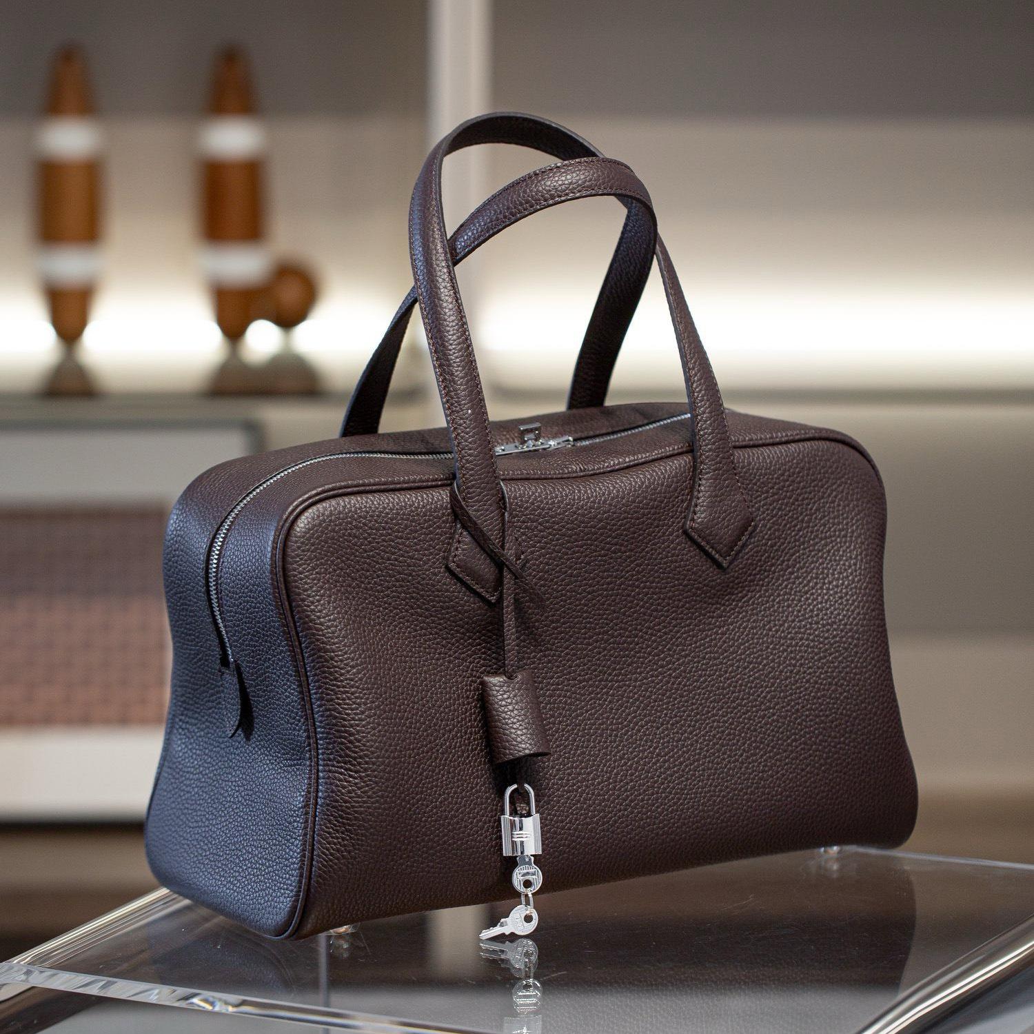 

Новая TC Head Leather Victoria Большая вместимость Boston Commuter Handheld сумка через плечо Cross Border 35x15x23cm