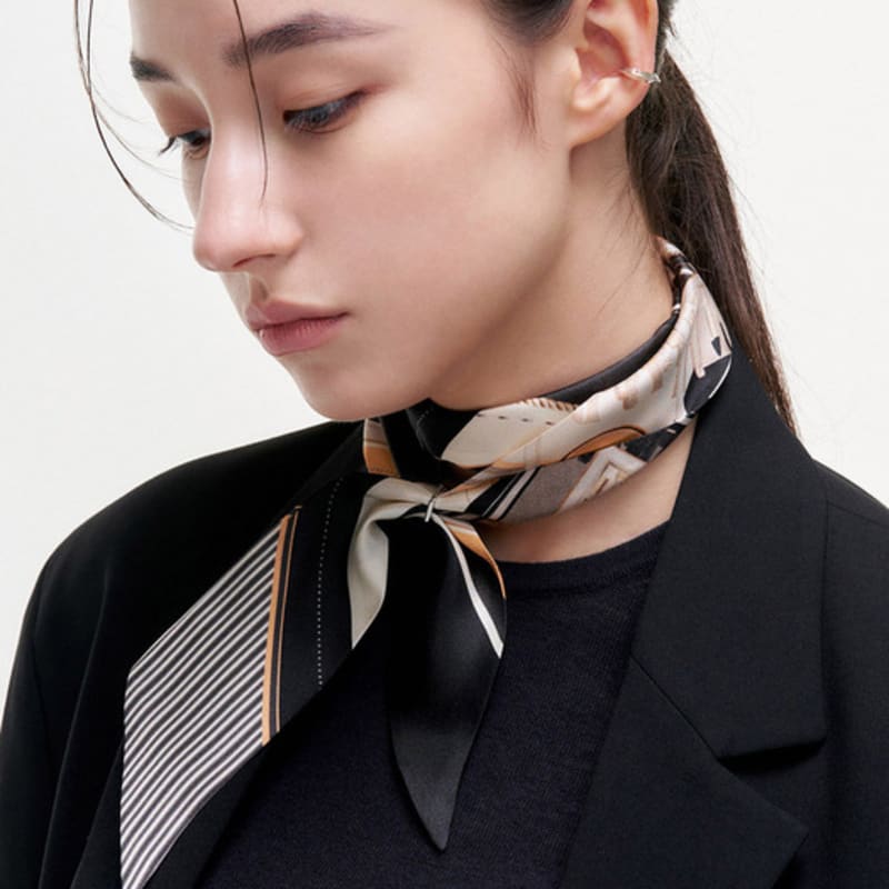 Saint Luxure Lame Black