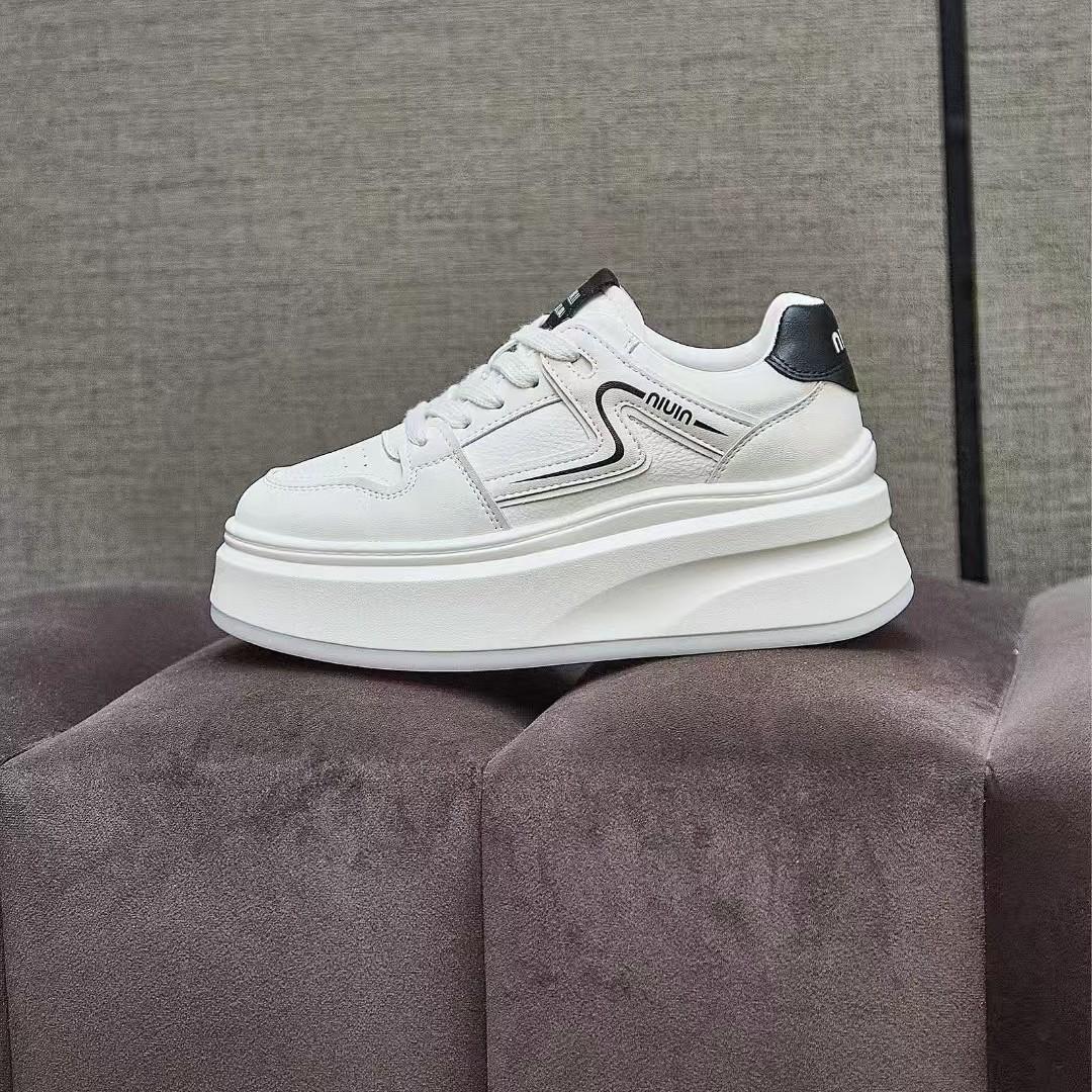 

Маленькие белые туфли женские осенние новые универсальные кожаные туфли на платформе спортивные повседневные туфли легкие с небольшой высотой на платформе 35