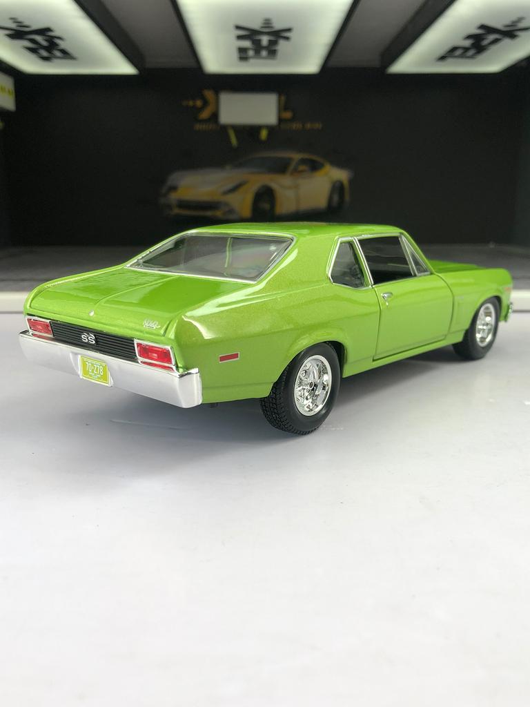 Maisto 1:24 simulated zinc alloy 1970 Chevrolet Nova SS model car, static ornament, metal collectible gift car