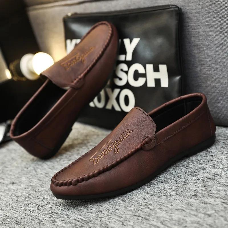 Scarpe alla Moda da Uomo Estate2025Nuove Scarpe Casual da Uomo Mocassini Slip-On Comode in Morbida Pelle Scarpe da Guida Traspiranti