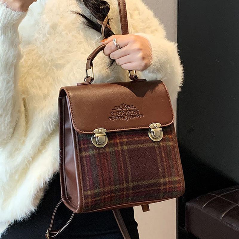 Korean Niche Backpack Women's New Fashionable Retro Handbag Student Travel Casual Small Backpack