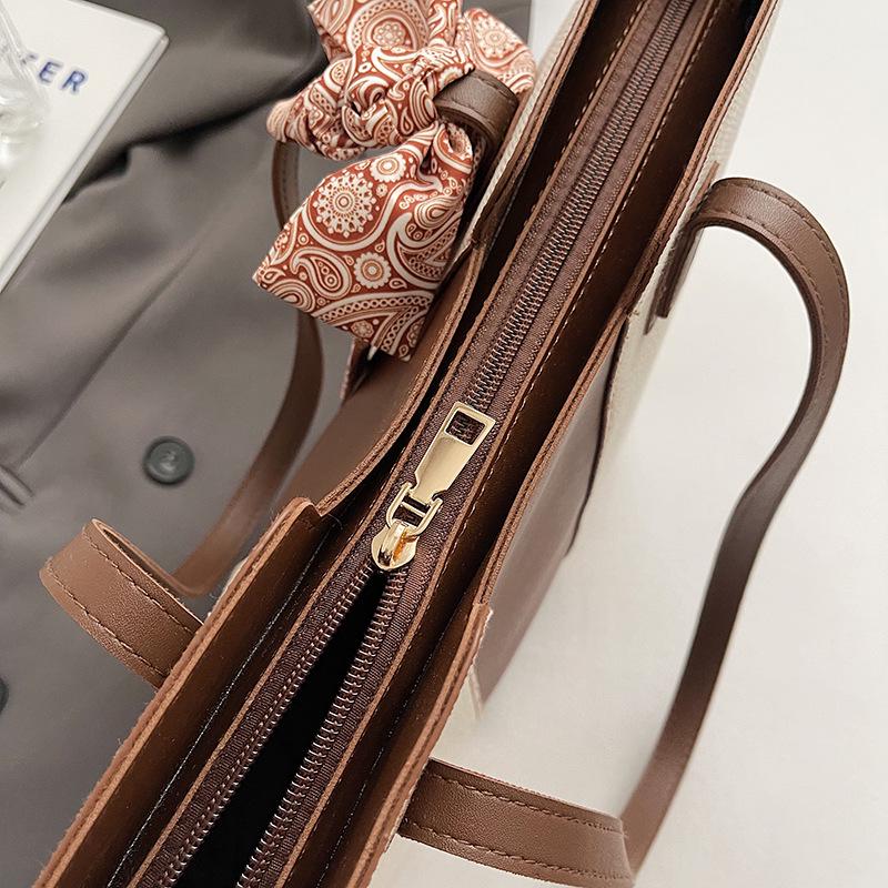 Autumn Woven Tote: Large Capacity & Fashionable Women's Underarm Handbag