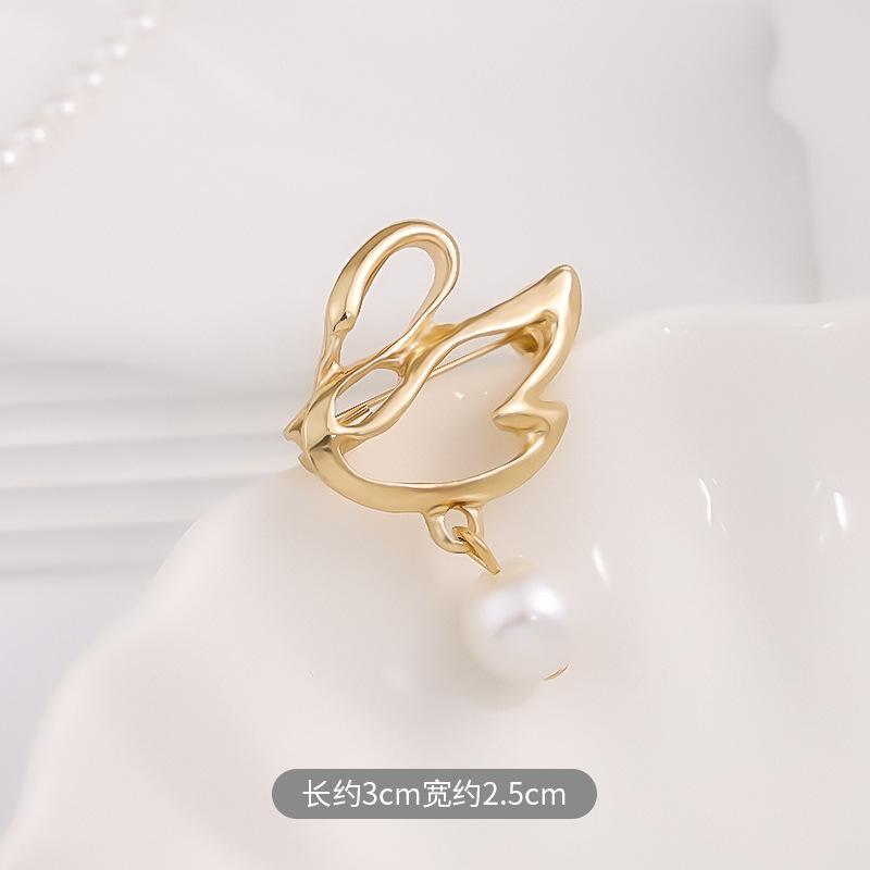 

Темпераментная брошь в виде лебедя из жемчуга, металлическая простая, высококачественная, корсажная, фиксированная, антибликовая, украшение для воротника