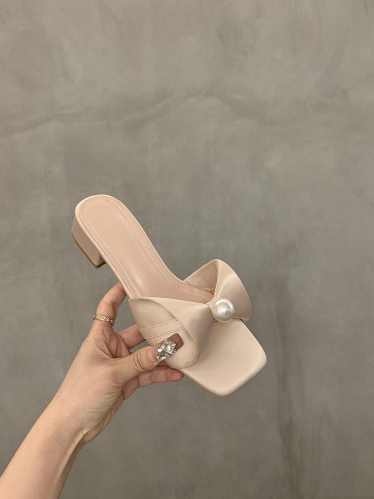 Pink fairy pearl bow thick heel cool slippers female summer wear fashion slippers 2025 summer new