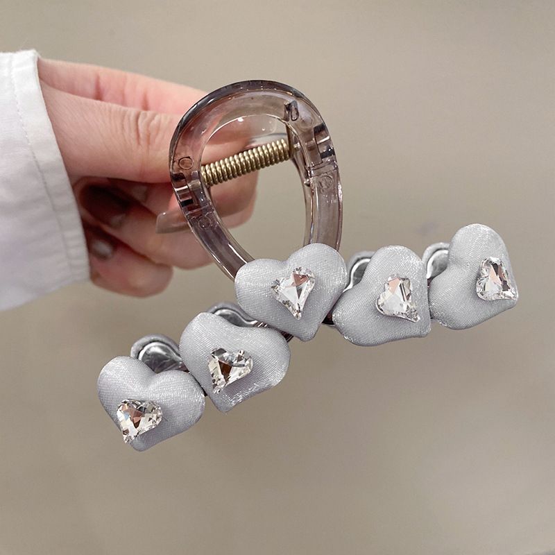 1pc Korean exquisite heart grabbing clip for women's high-end sense, new temperament hair clip, summer simple shark clip