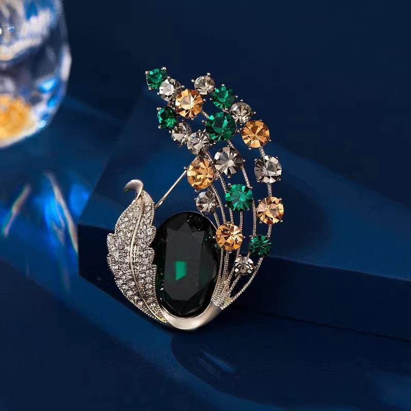 

Retro Crystal Brooch, Luxurious and Elegant Brooch for Women, French Style Feather Brooch зелений