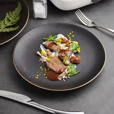 Keramický plochý talíř se zlatým okrajem, restaurace, dezertní talíř, steakový talíř, těstoviny, talíře, molekulární kuchyně, speciální nádobí