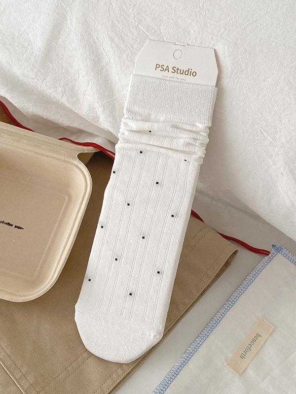 Chaussettes mi-mollet à pois pour femmes en coton côtelé - Style coréen automne/hiver, sans couture, confortables et polyvalentes.