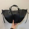 Bolsa de asa, bolsa tote de couro, nicho para o dia a dia, bolsa mensageira portátil feminina, uma peça.
