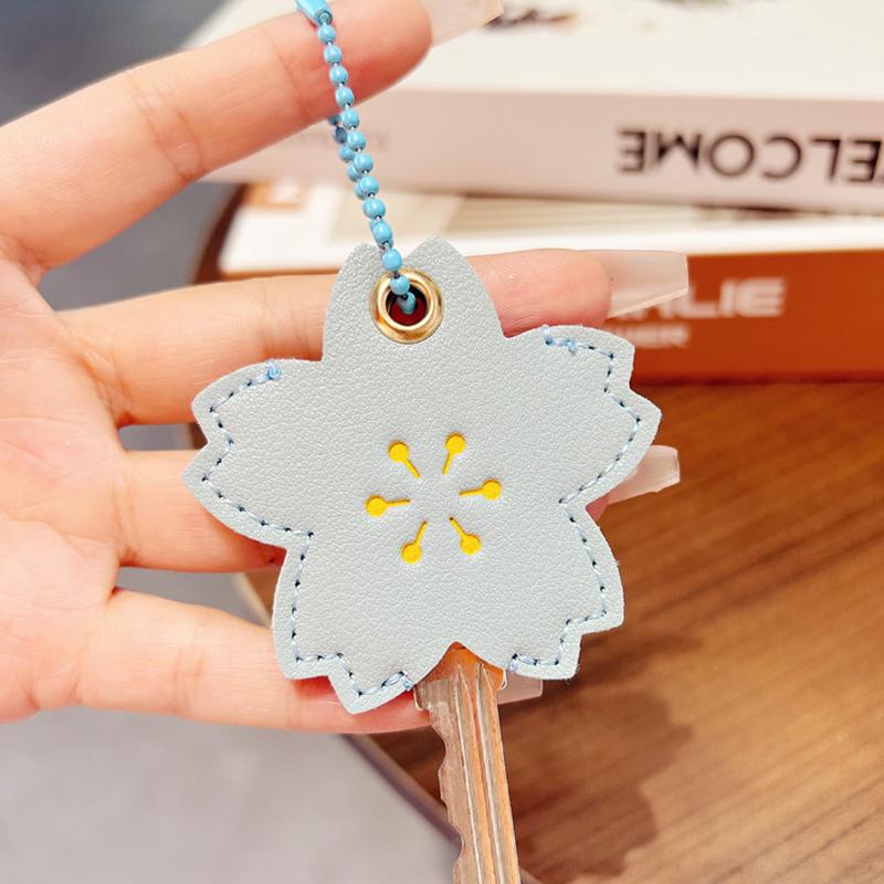 

1 шт., декоративная ручка для ключа, держатель для карты доступа к электромобилю, защитная дверь, маленький свежий брелок синий