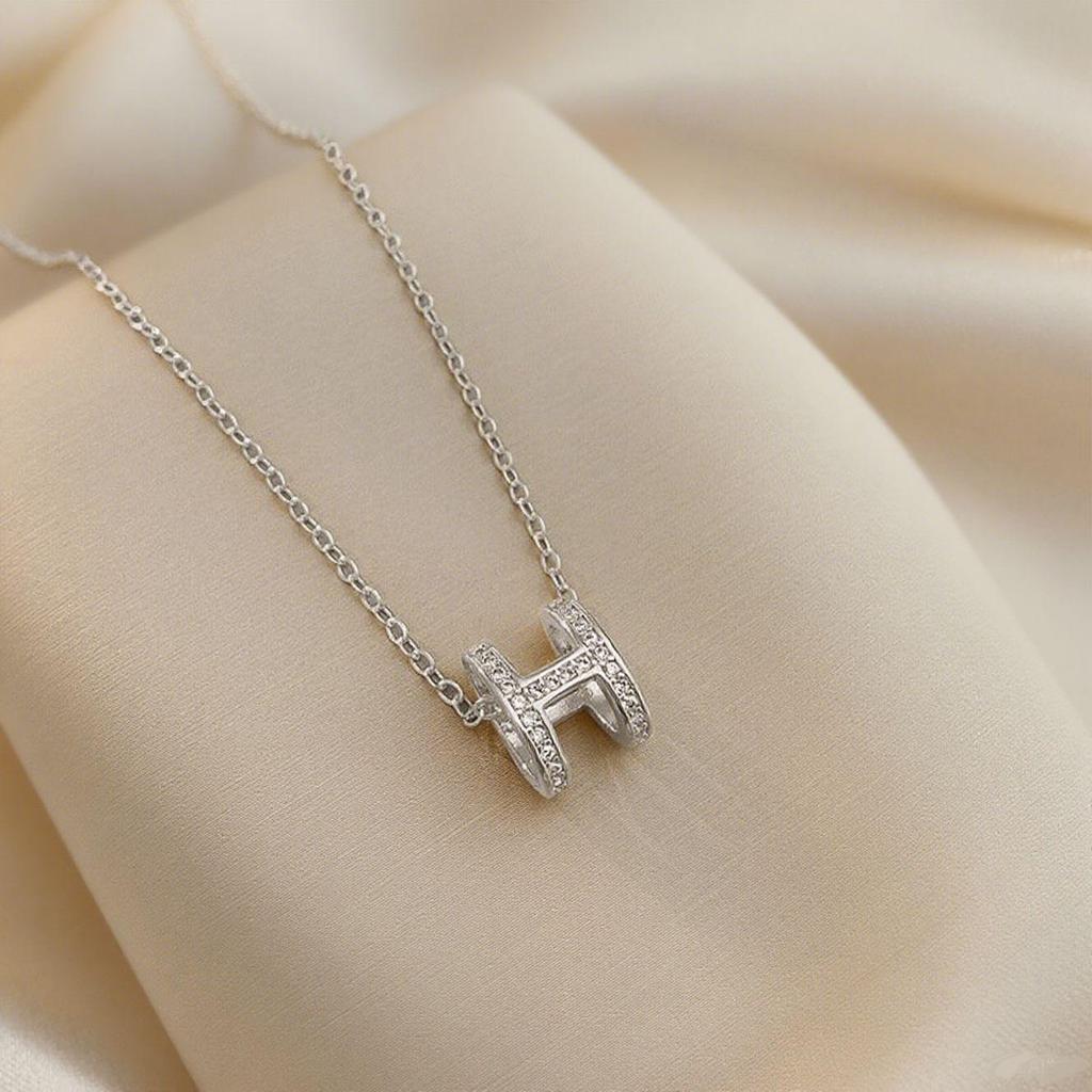 Elegant Light Luxury Zircon Necklace for Women - Gold-Plated, Simple Clavicle Chain