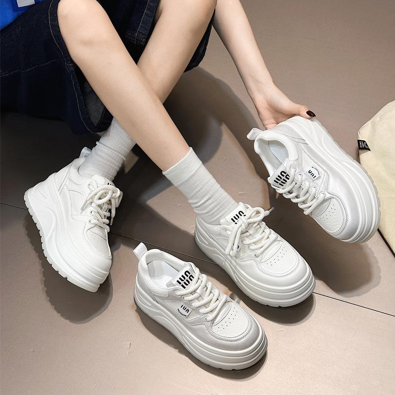 Platform white shoes women's 2025 autumn new soft leather small fashion versatile casual shoes student height-increasing board shoes