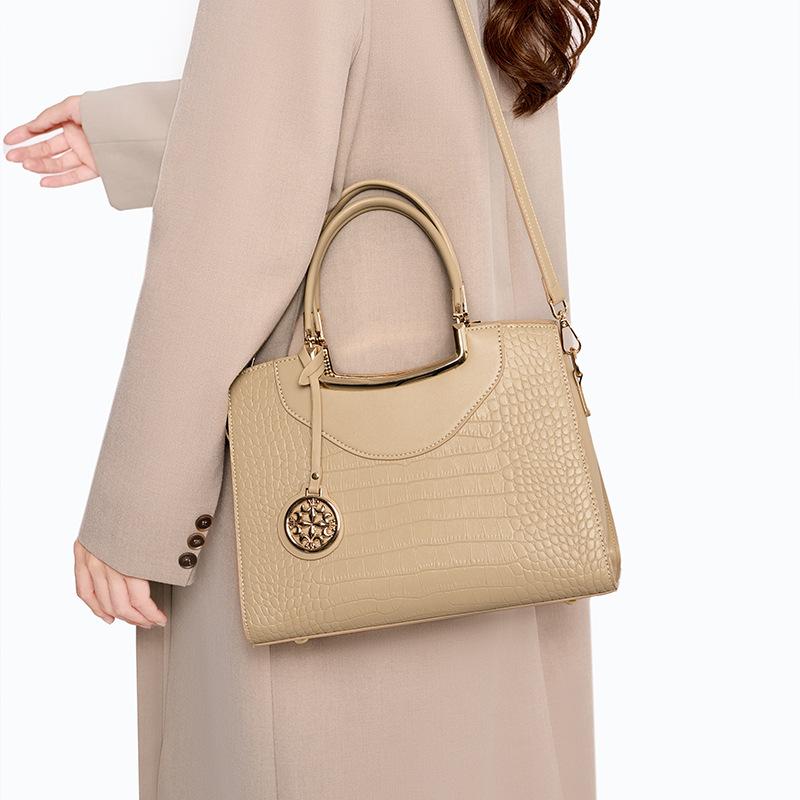 Trendy New Chinese Versatile Bag Women'S Fashion Mother Bag Large-Capacity Commuter Women'S Handbag