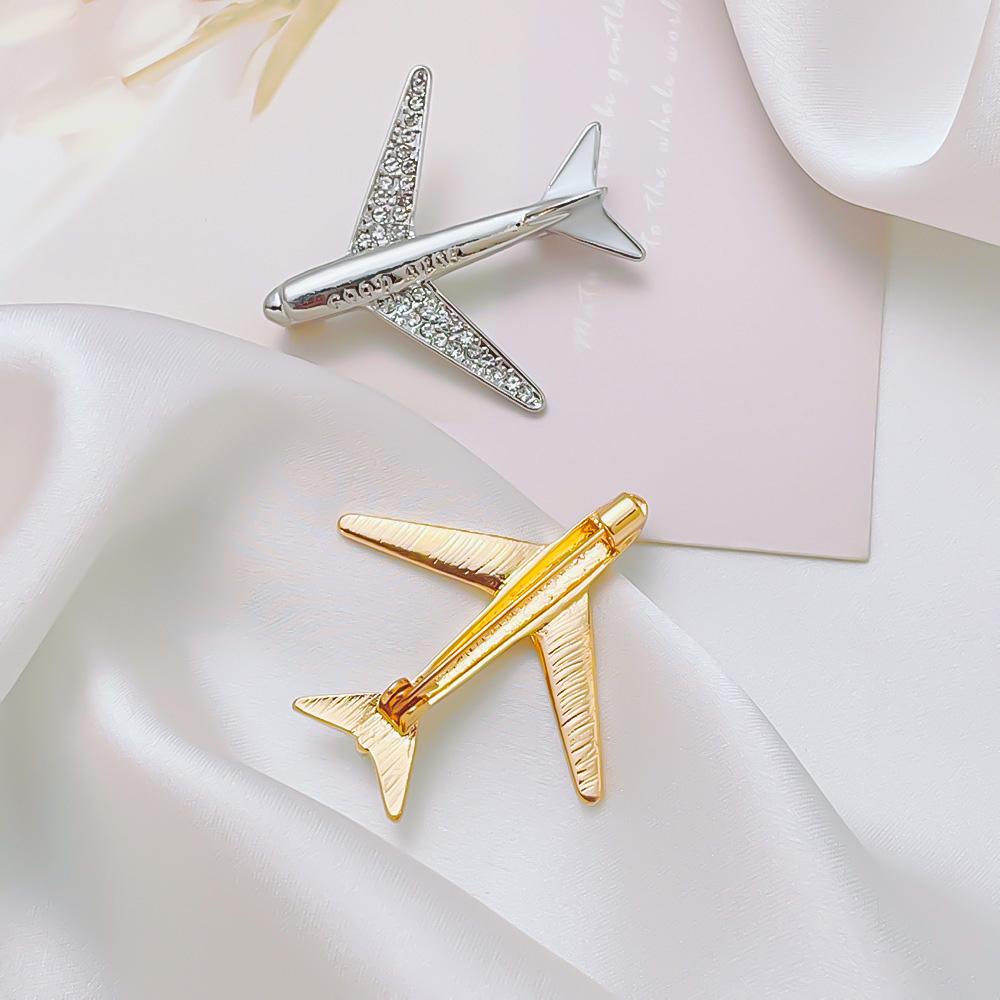 Airplane Brooch Gold Silver Tone Rhinestone Fashion Lapel Pin for Men Women Suit Jacket Blazer Clothing Accessories