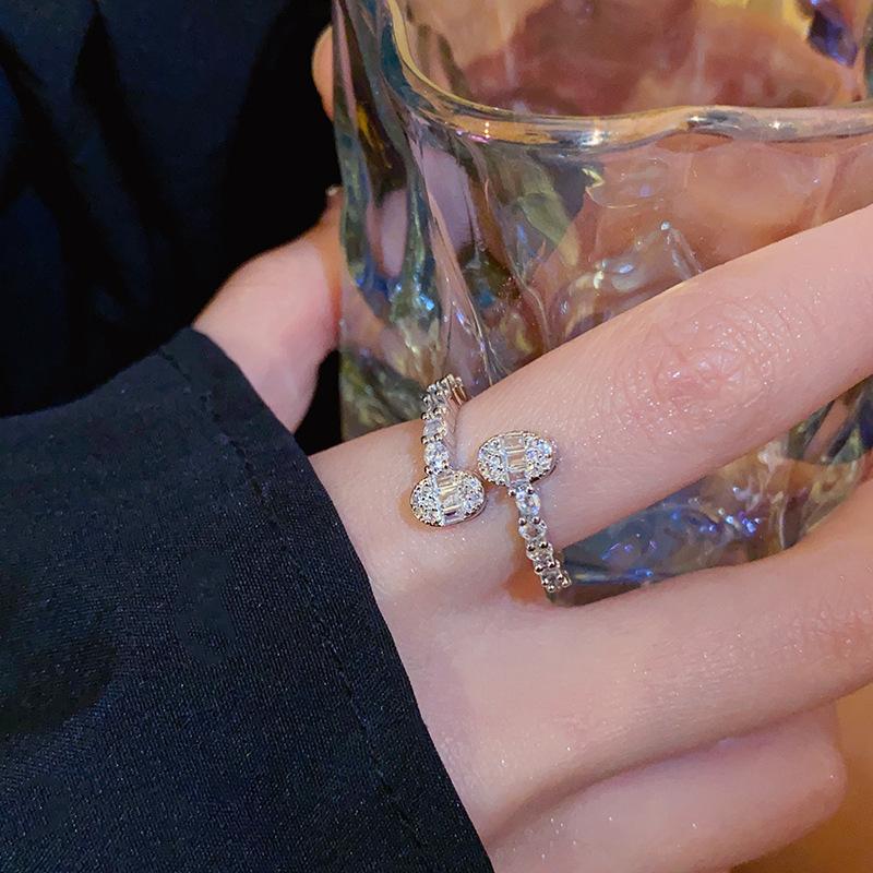 Love zir*****pen ring light luxury temperament high sense index finger ring niche design ring woman