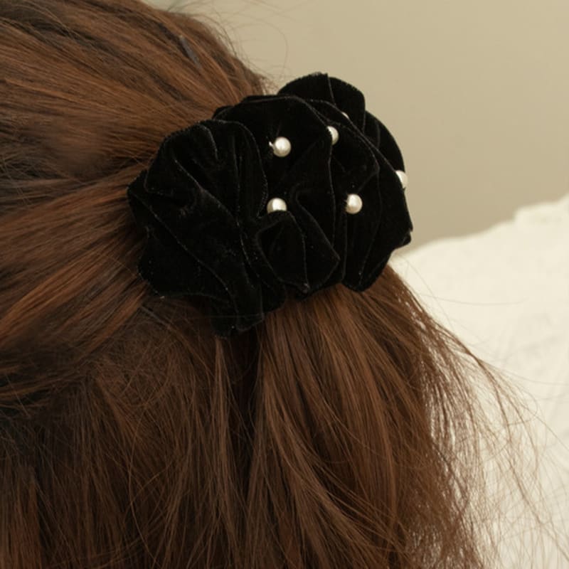 

GETMEBLING Six Pearl Velvet Pin (H236)