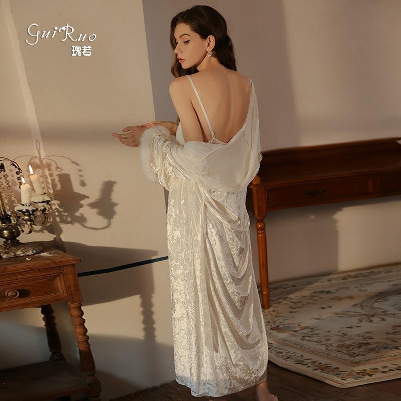 Sexy Women's Pajamas Deep V Plus Chest Pad Thermal Velvet Nightdress Hooded Robe Loungewear Set