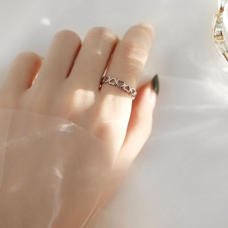 

Кольцо Hollow Love, женское, простой дизайн, сладкий темперамент, отверстие в форме сердца, регулируемое кольцо для указательного пальца