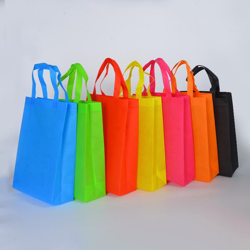 New Blank Non-Woven Tote Bags for Shopping, Takeaway, and Clothing with Custom Logo Print