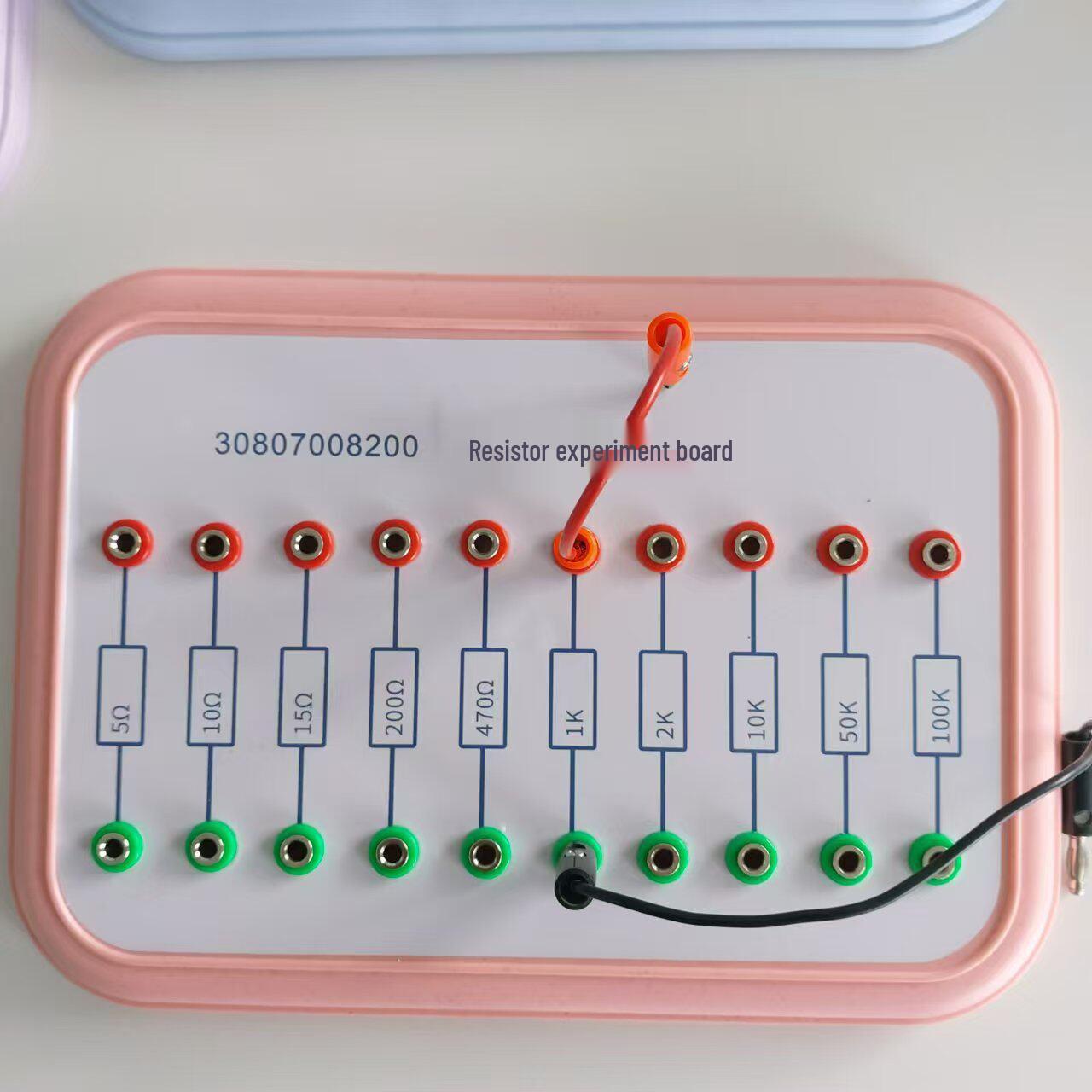 Экспериментальная плата с резисторами для преподавания физики