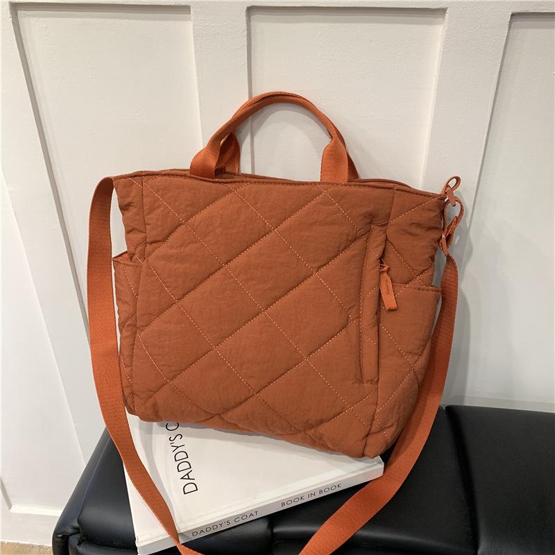 Going out for leisure Large capacity rhombus cotton bag New women's bag Fashion commuter shoulder messenger bag Portable tote bag