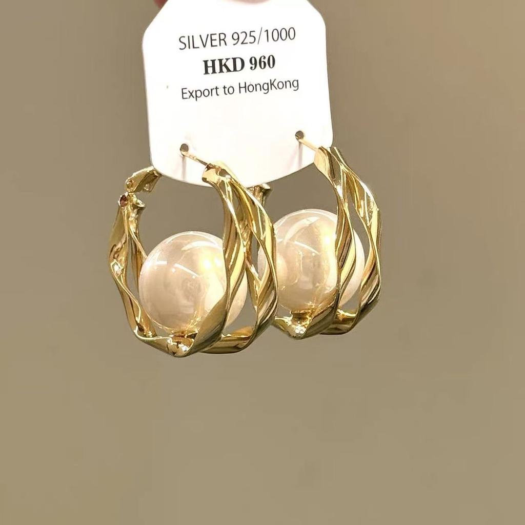 Retro‑Metal‑Twisted‑Strip Pearl Stud Earrings, Personalized Light‑Luxury High‑Texture Versatile Design‑Sense Women Earrings