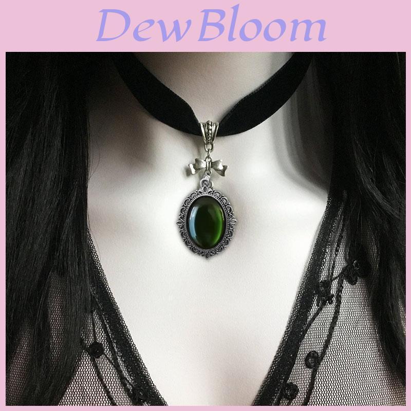 Classic Retro Velvet Waterdrop Pendant Necklace With Alloy Animal Charm For Women