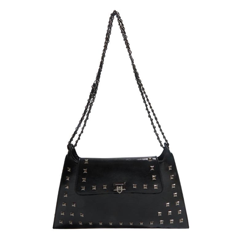 Trendy Vintage Women's Chain Rivet Underarm Crossbody Bag