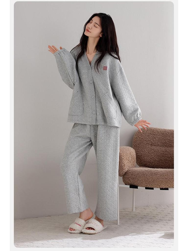 Three-layer Women's Winter Pajamas Set: Warm Long Sleeve Top & Pants in Casual Sporty Style for Autumn/Winter.