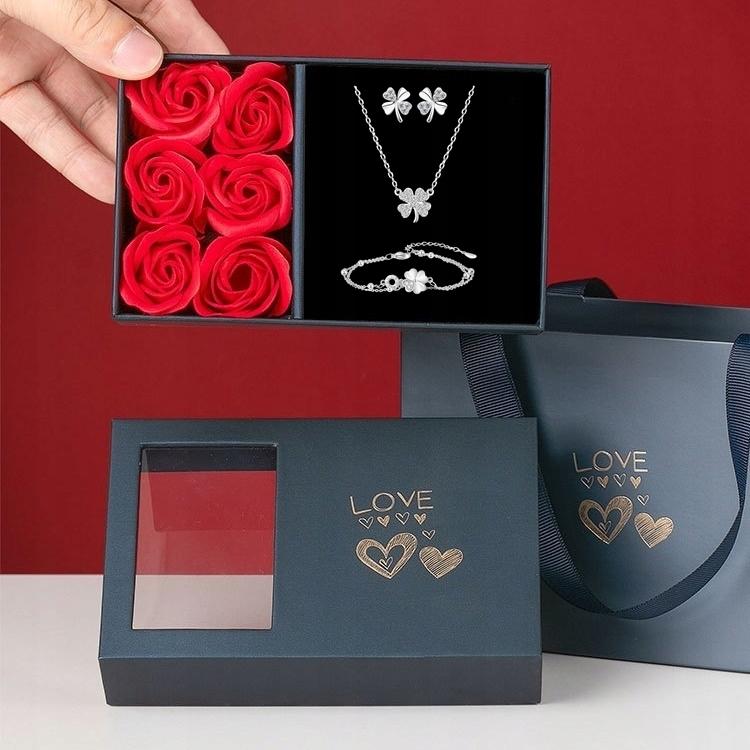 925 Silver Four-Leaf Clover Jewelry Set with Crystals as a Gift
