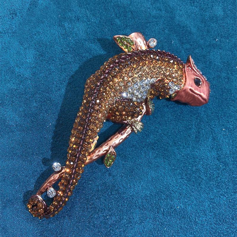 SKEDS Classic Women Men Vintage Crystal Lizard Badges Brooch Fashion Baroque Boutique Shining Pin For Ladies's Clothing Coat